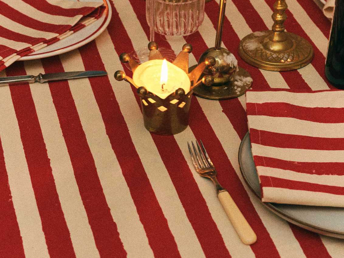 The Art of Mixing Patterns: How to Layer Table Linen Without It Looking Busy