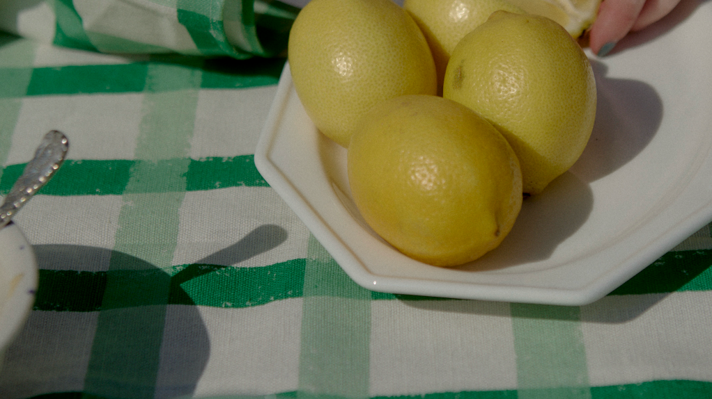 Linen vs Cotton vs Polyester Tablecloths: Which is Best?