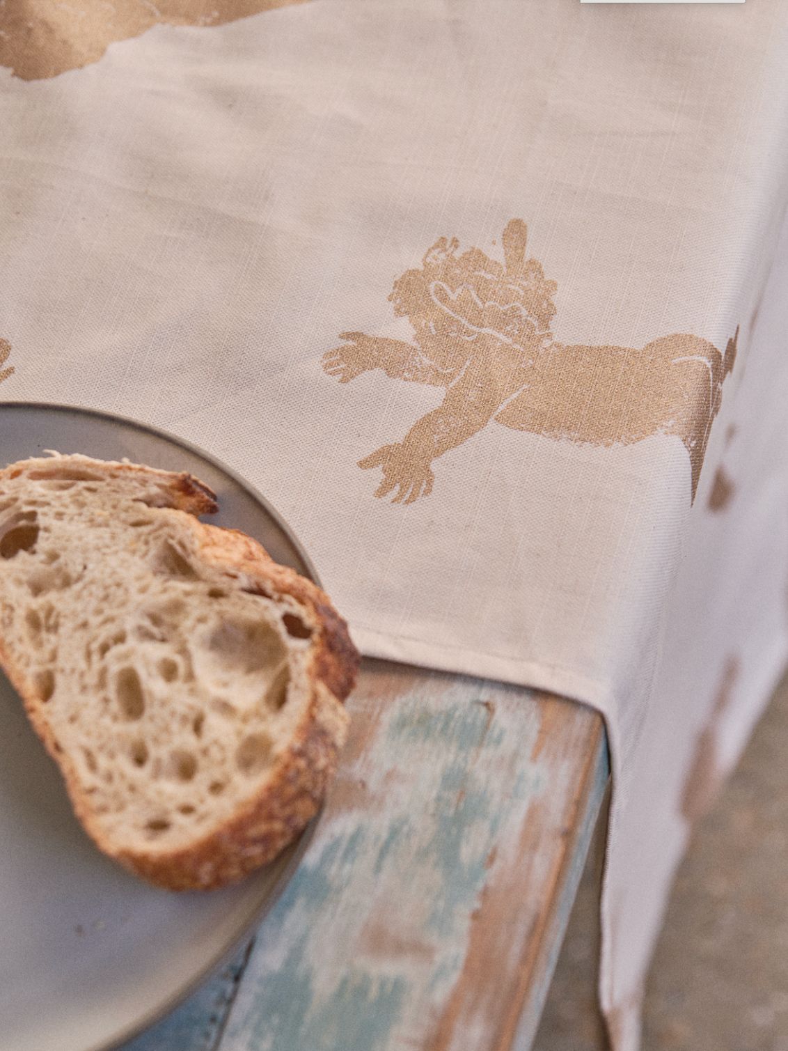 Gold Cherub Table Runner